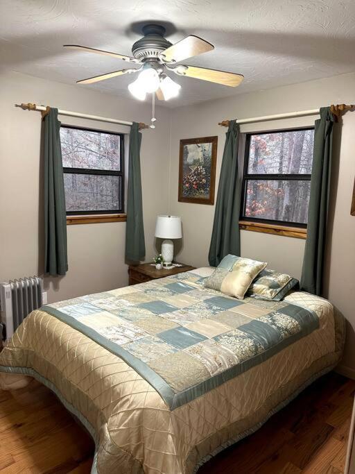 Private Cozy Cabin In The Woods With Great View マーフィ エクステリア 写真